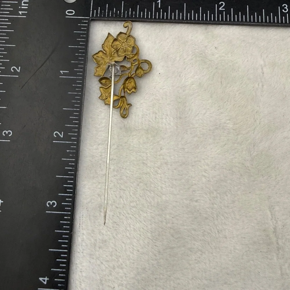 Vintage Leaf Stick Pin Vines Gold Tone